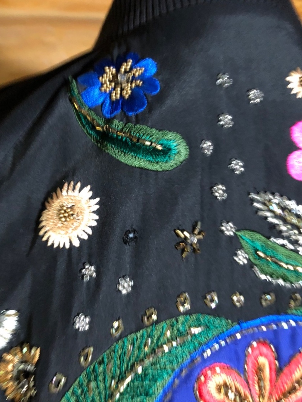 Alice + Olivia Felisa Floral Embroidery Embellished Silk Bomber Jacket in size L - Picture 13 of 14